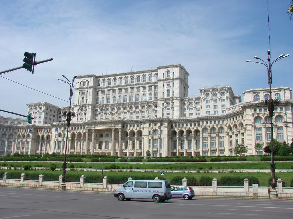 Color Apartments Downtown Бухарест Екстер'єр фото